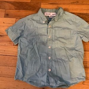 Lightweight button down shirt 5T